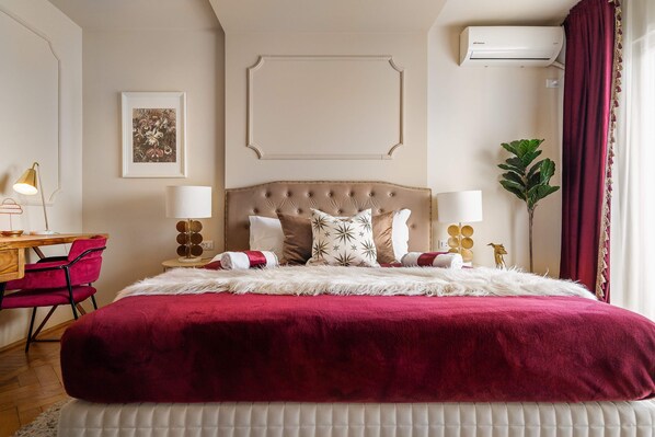 Deluxe Apartment, 2 Bedrooms, Balcony, City View | 2 bedrooms, premium bedding, memory foam beds, desk - Gryffindor Tower (Bucharest)