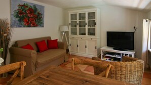 Unclassified image, 5 of 28, button - Beautiful House With Dishwasher Near the Popular St. Maxime (Plan-de-la-Tour)