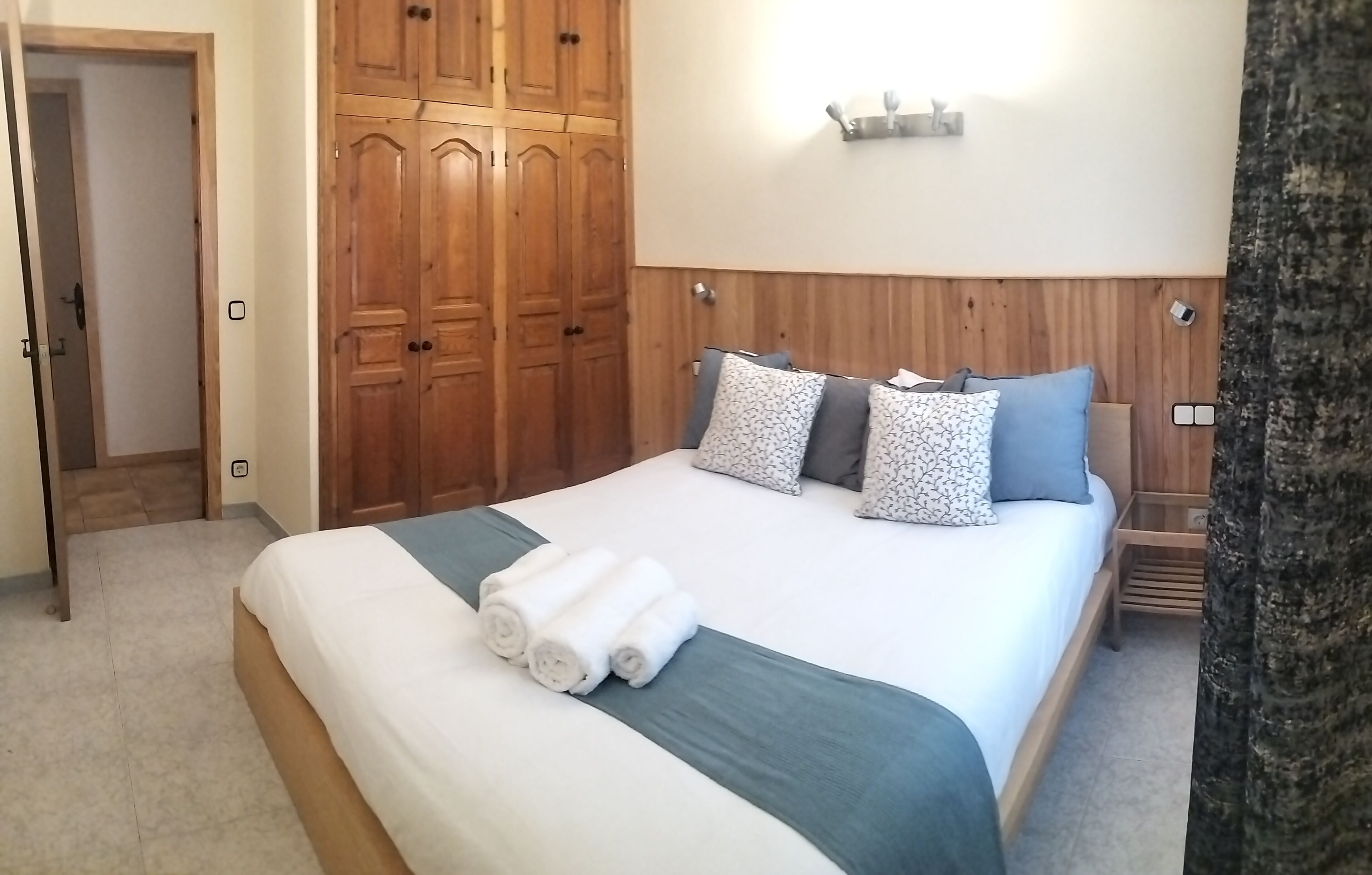 Bed,Bedroom