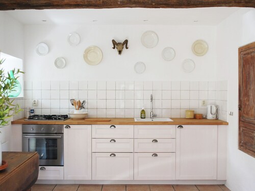 Cozy Holiday Home in Saint-étienne-de-serre With Pool