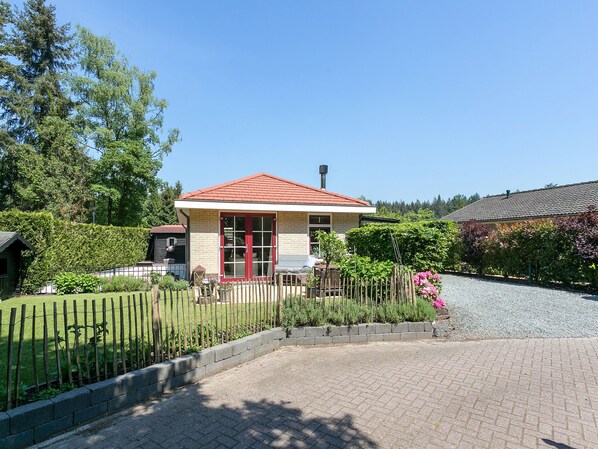 House | Exterior - Modern Holiday Home in Putten with Hot Tub (Putten)