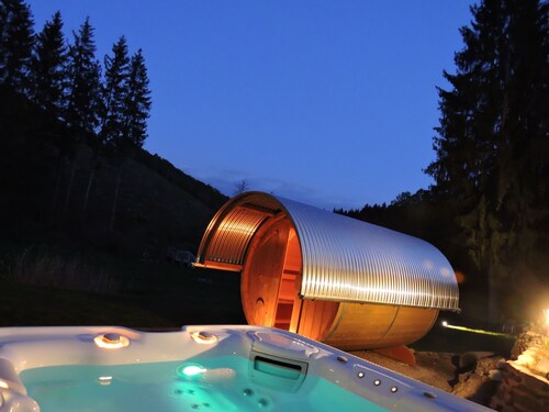 "All alone" relax without neighbors and other guests  