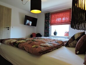 3 bedrooms, desk, travel cot, free WiFi - "All alone" relax without neighbors and other guests   (Sevenig / Our)