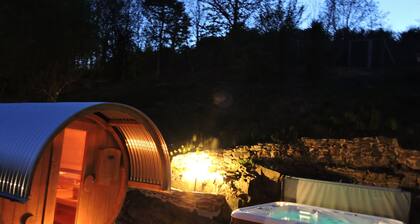 "All alone" relax without neighbors and other guests