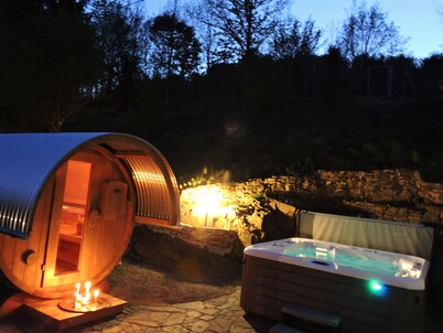 "All alone" relax without neighbors and other guests  