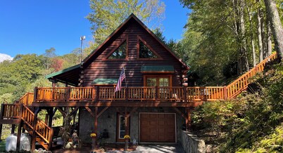 Cozy mountain retreat overlooking long-range mountain views.  