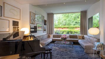 Sala de estar en el lobby