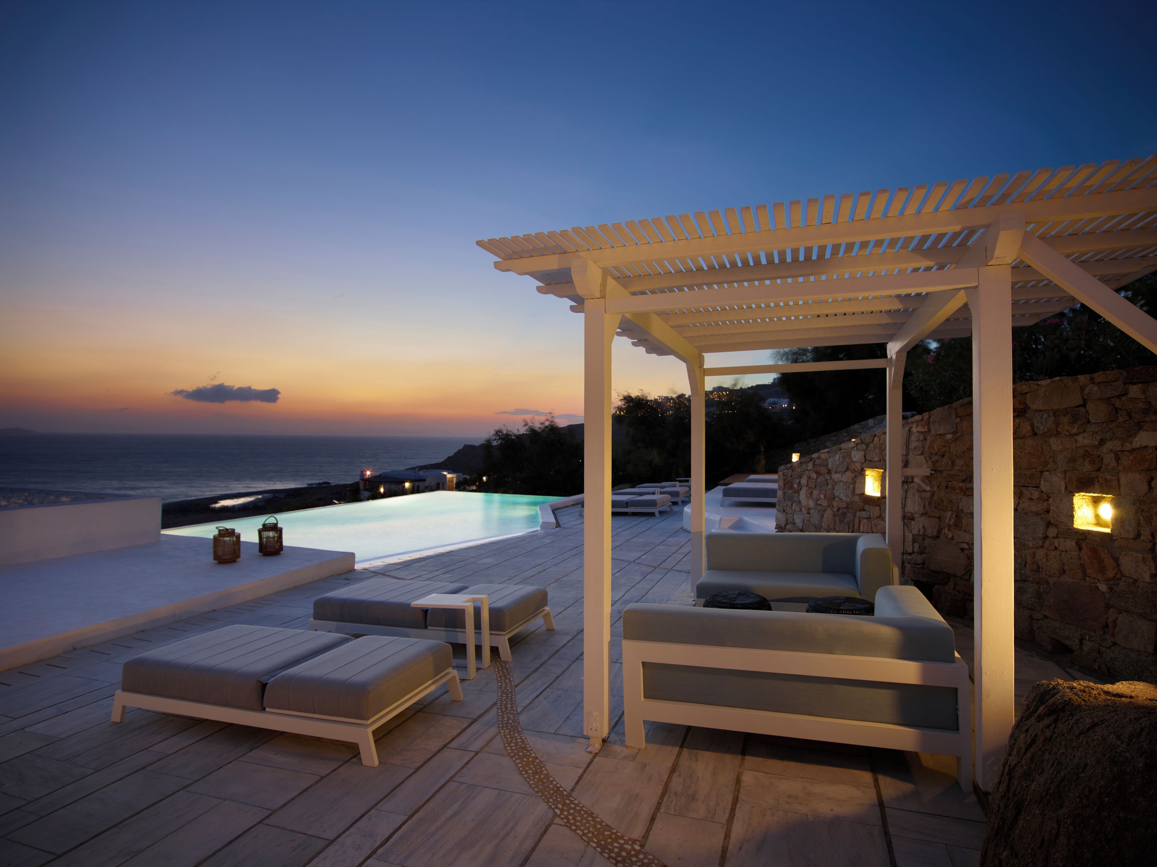 2 Außenpools, Cabañas (kostenlos), Sonnenschirme