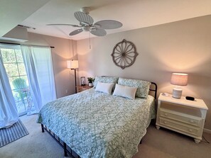 4 bedrooms, desk, iron/ironing board, free WiFi - 4BR 3.5BA POOL - Walk or bike to town and beach! (Rehoboth Beach)