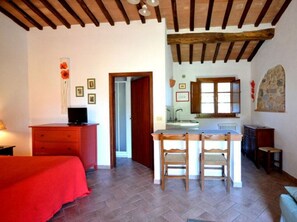 1 chambre, fer et planche à repasser, Wi-Fi, draps fournis