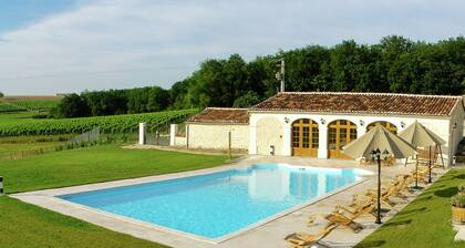 Luxurious Mansion in Saint-preuil With Sauna