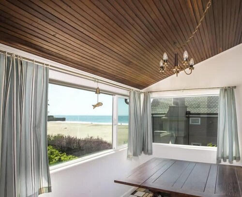 Beachfront at Twin Lakes Beach