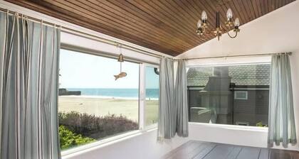 Beachfront at Twin Lakes Beach