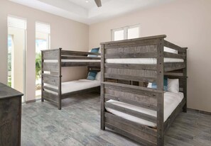 5 bedrooms, iron/ironing board, WiFi, bed sheets