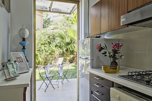 Fridge, microwave, oven, dishwasher