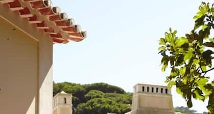 Matalva Main House and Cottage- stylish and secluded villa, with views and pool