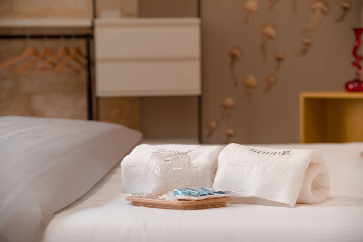 Kamar Double Klasik | Minibar, tirai kedap cahaya, dan kedap suara