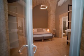 Superior Double Room | Minibar, individually decorated, blackout curtains, soundproofing - Litium 3 (Lecce)