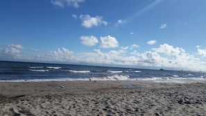 Tæt på stranden