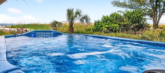Turtleback Beach House | Beachfront