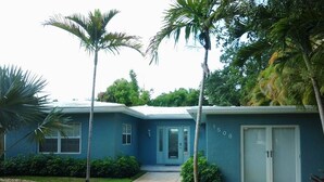 Front of property - New Fort Lauderdale Vacation Paradise (Fort Lauderdale)
