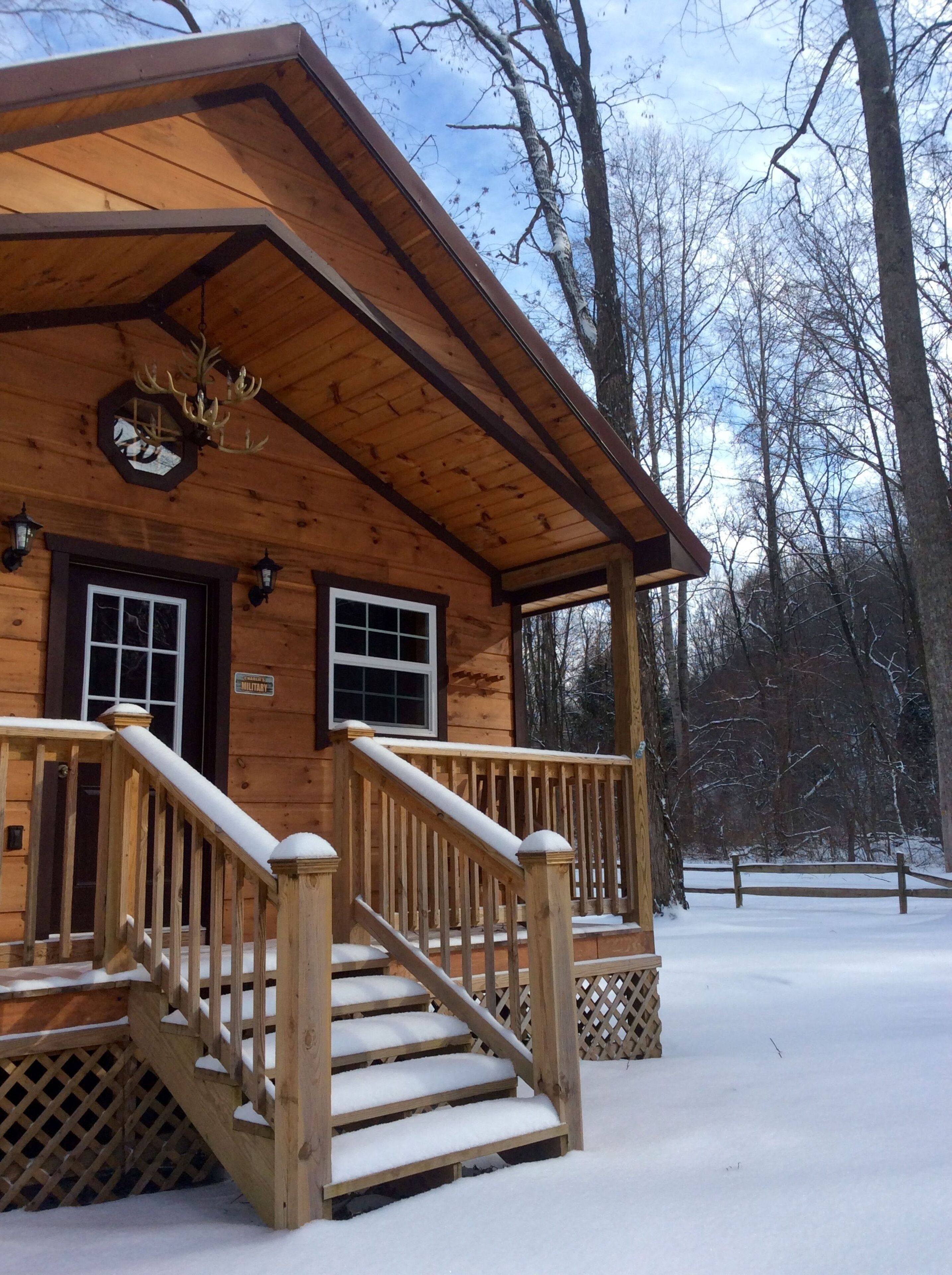 The Ellie May Maxi Primitive Cabin - bathhouse 50 feet away ( No Pets) | Sengetøy