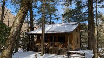 The Erica Cabin (No Pets) | Bed sheets