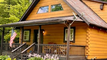 The Farm House Cabin | Bed sheets