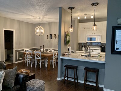 Relaxing & Family-Friendly, lakeside condo w/ pool & balcony.