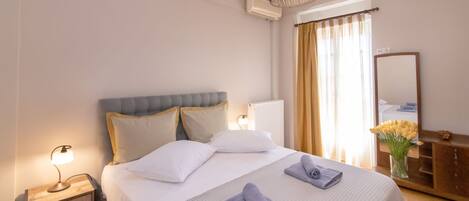 2 bedrooms, iron/ironing board, travel crib, free WiFi