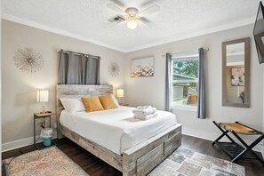 3 bedrooms, memory-foam beds, travel cot