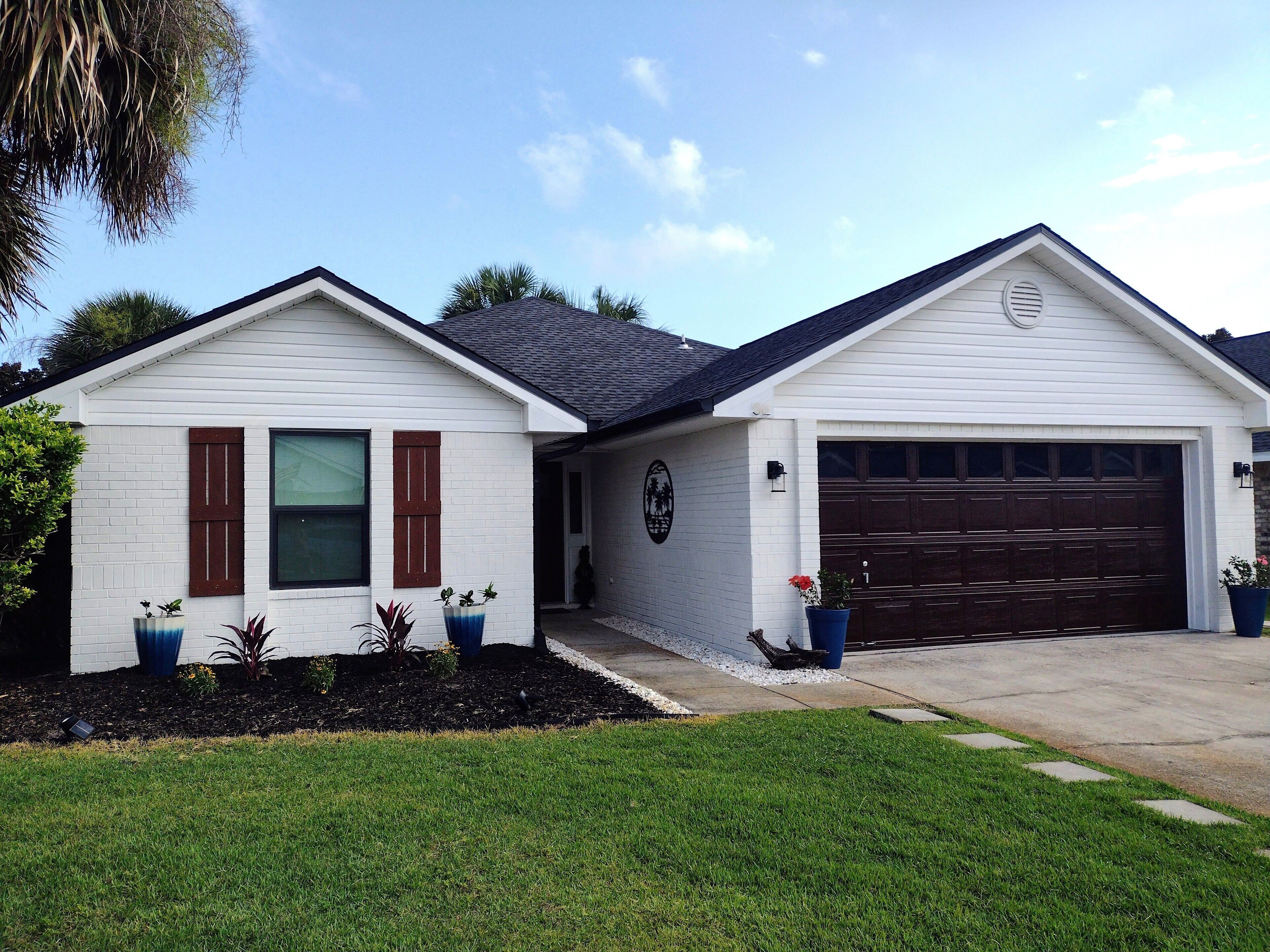 Beautiful! Destin FL area, 5 minute Walk to Beach,  Community Pool, Sleeps 10! 