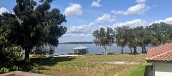 Private apartment overlooking magnificent Lake June