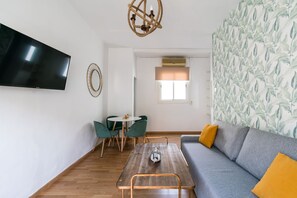 Living area - Tetuán 4D - One Bedroom Apartment, Sleeps 4 (Sevilla)