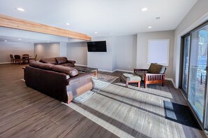 Smart TV, fireplace, foosball