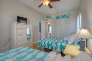 4 bedrooms, iron/ironing board, free WiFi, bed sheets