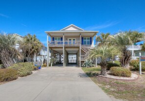 Exterior - A World Away: spacious 4BR beach home, perfect for 8 guests. (Oak Island)