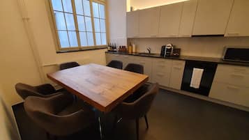 Business appartement | Dineren in de kamer