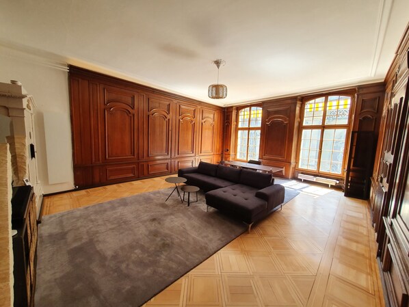 2 bedrooms, minibar, in-room safe, individually decorated - Le Bijou BK9 Presidential Suite (Bern)