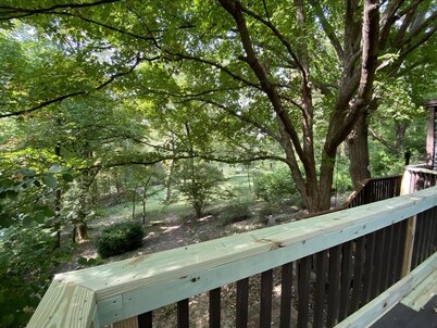 2 acre Woodland Retreat  - 15 mins from Downtown St. Louis