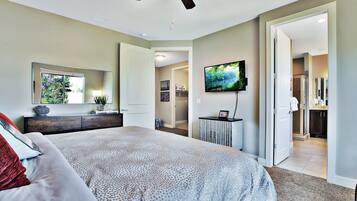 4 bedrooms, desk, iron/ironing board, free WiFi