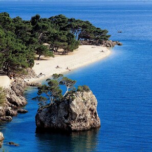 Sun-loungers, beach towels