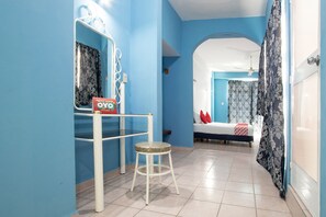 Superior Room | Free WiFi, bed sheets - OYO Hotel Estacion,José Cardel,Parque Central Revolución (Puente Nacional)