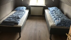 3 chambres, rideaux occultants, fer et planche à repasser