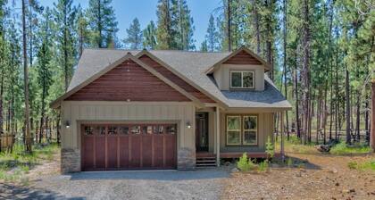 AC, Game Room, Family, outdoor seating area, Perks