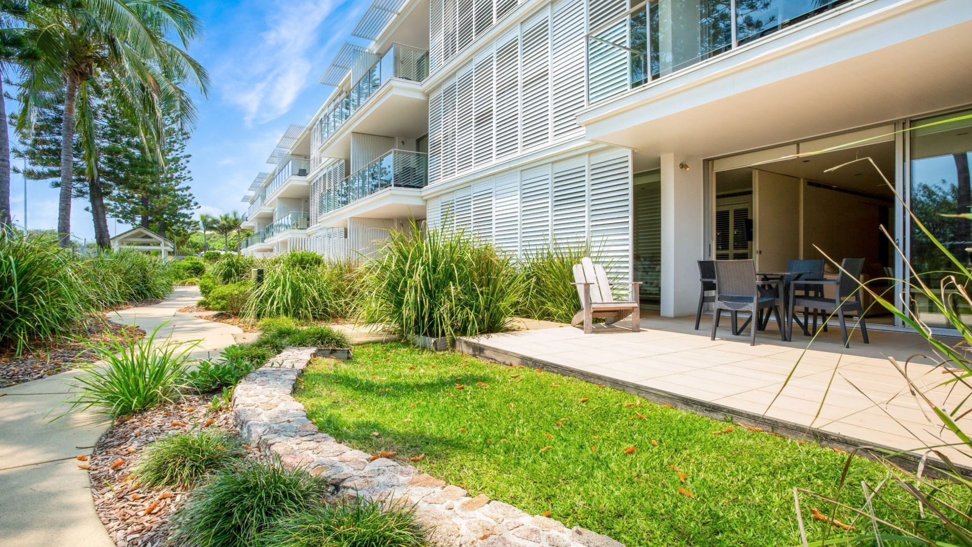 Unit 8 Plantation Resort - Rainbow Beach. Plantation Resort. Air conditioned. Wifi. Pool and outdoor — image 14