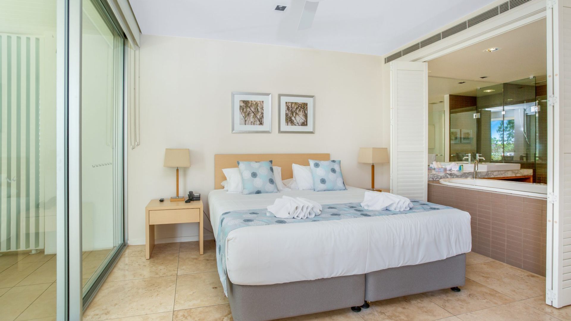 Unit 8 Plantation Resort - Rainbow Beach. Plantation Resort. Air conditioned. Wifi. Pool and outdoor — image 10