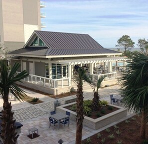 Outdoor dining - Newley Renovated 2 Bedroom Ocean Front Villa in South Forest Beach! (Hilton Head Island)