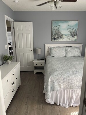 3 bedrooms, iron/ironing board, WiFi - Ocean Lakes  Clean Home for your Family! Now booking for 2026. (Myrtle Beach)