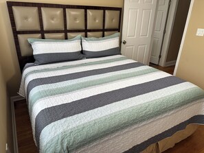5 bedrooms, desk, iron/ironing board, free WiFi